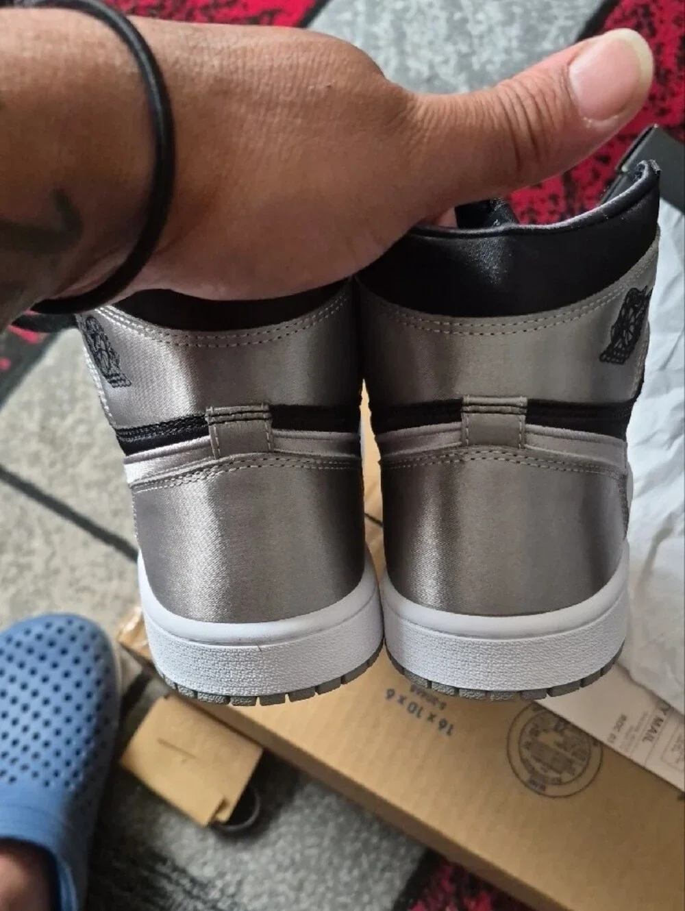 Nike mid top